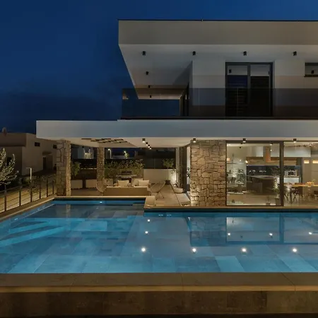 Beautiful In Slivno With Wifi Komarna