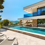 Front In Slivno With House Sea View Дом отдыха Комарна