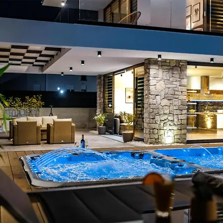 Feriehus Amazing In Slivno With Kitchen Komarna