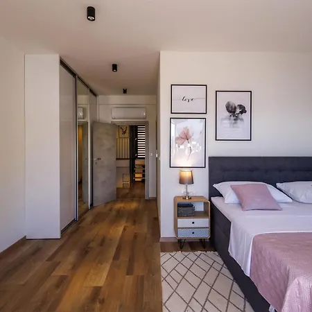 Vikendica Beautiful In Slivno With Wifi Komarna