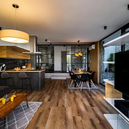 Amazing In Slivno With Kitchen Holiday home Komarna
