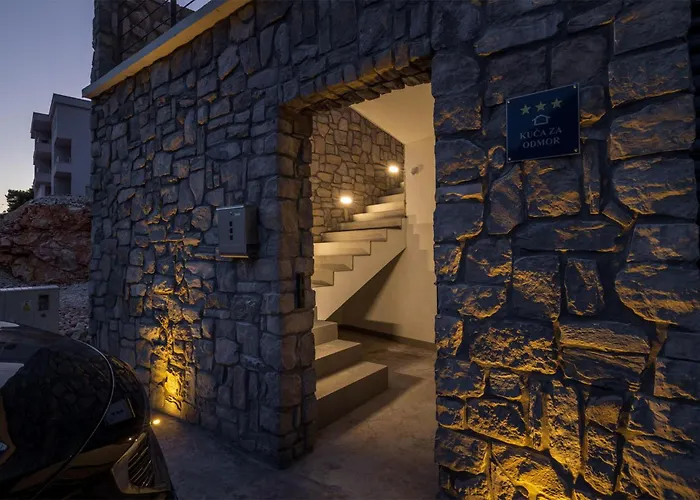 Beautiful In Slivno With Wifi Komarna