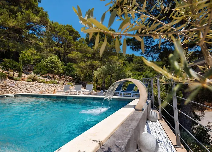 Beautiful In Slivno With Wifi Holiday home Komarna