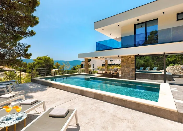 Beautiful In Slivno With Wifi Holiday home Komarna