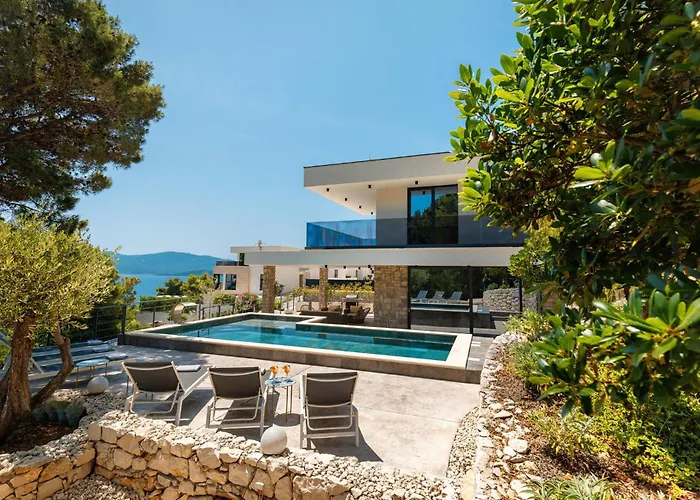 Holiday home Beautiful In Slivno With Wifi Komarna